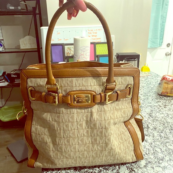 Michael Kors Purse (authentic) - Picture 1 of 1